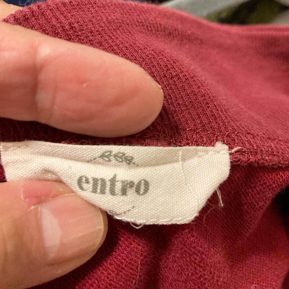 Entro, medium loose fit sweatshirt with open back
